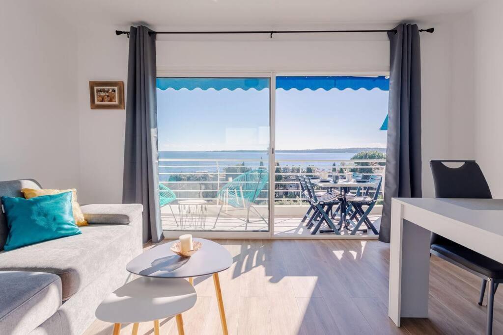 Apartment With Panoramic Sea View, Walk To The Beach - Marechal Juin By Halldis Cannes Extérieur photo