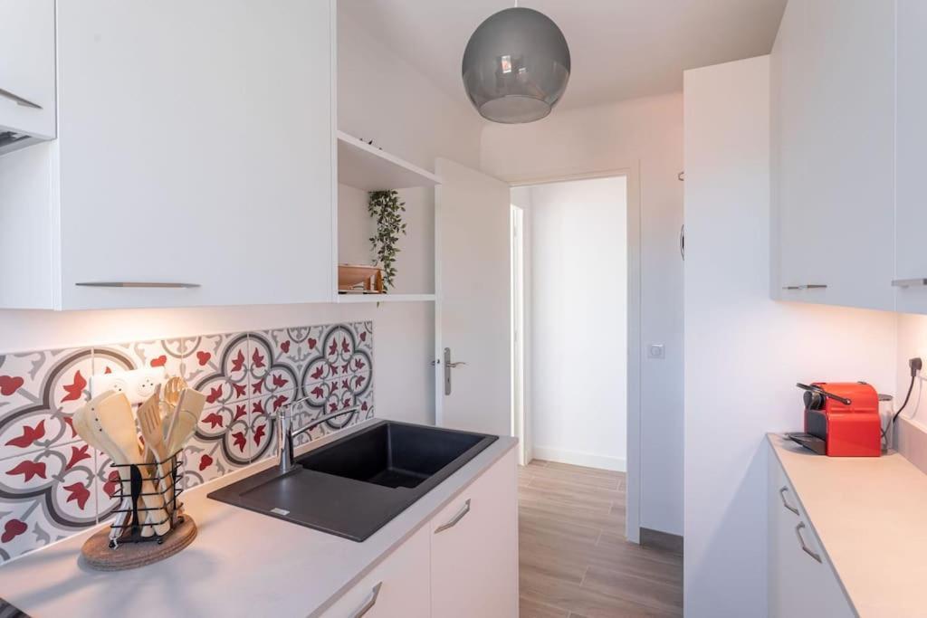 Apartment With Panoramic Sea View, Walk To The Beach - Marechal Juin By Halldis Cannes Extérieur photo